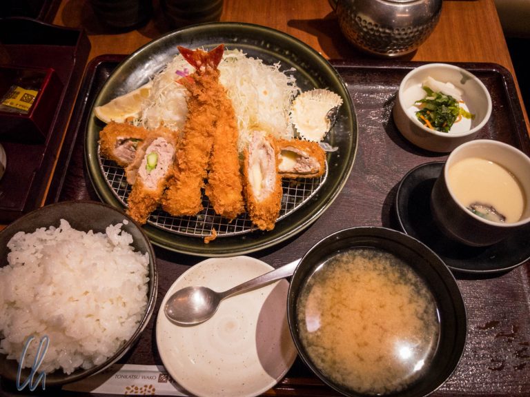Japan kulinarisch: Tonkatsu, japanisches Schnitzel ist ein deftiges ...