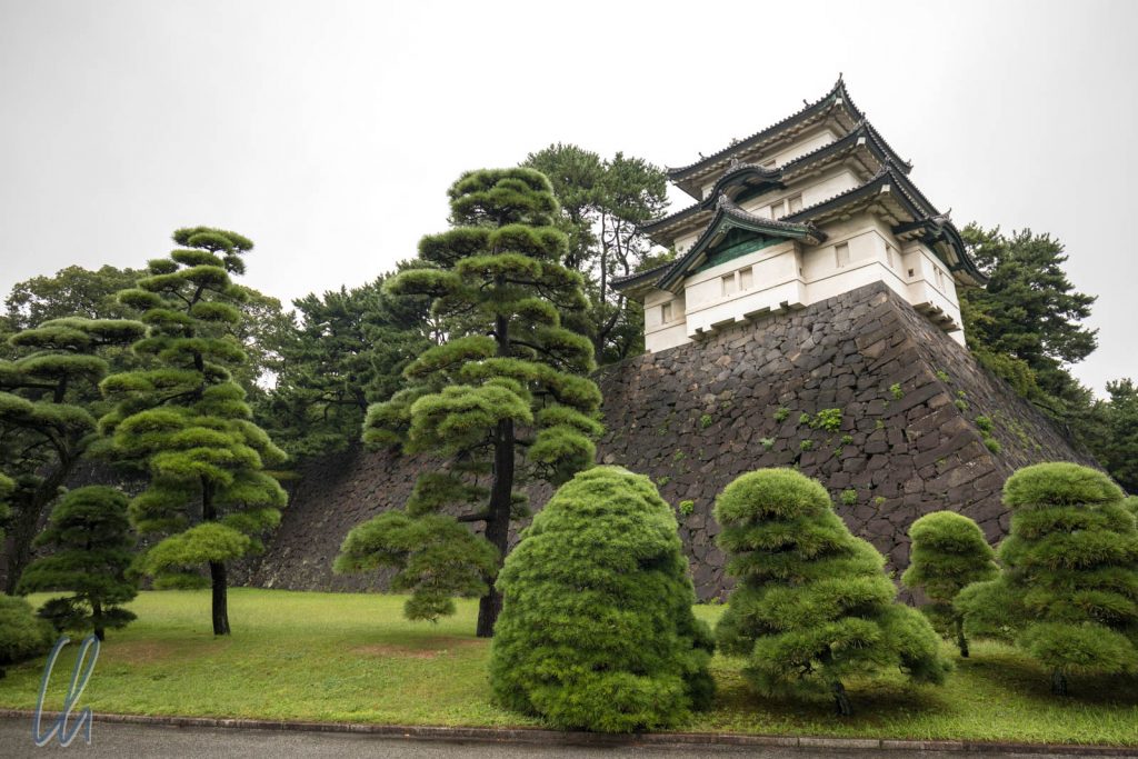 Fujimi-yagura auf der Mauer des Kaiserpalasts