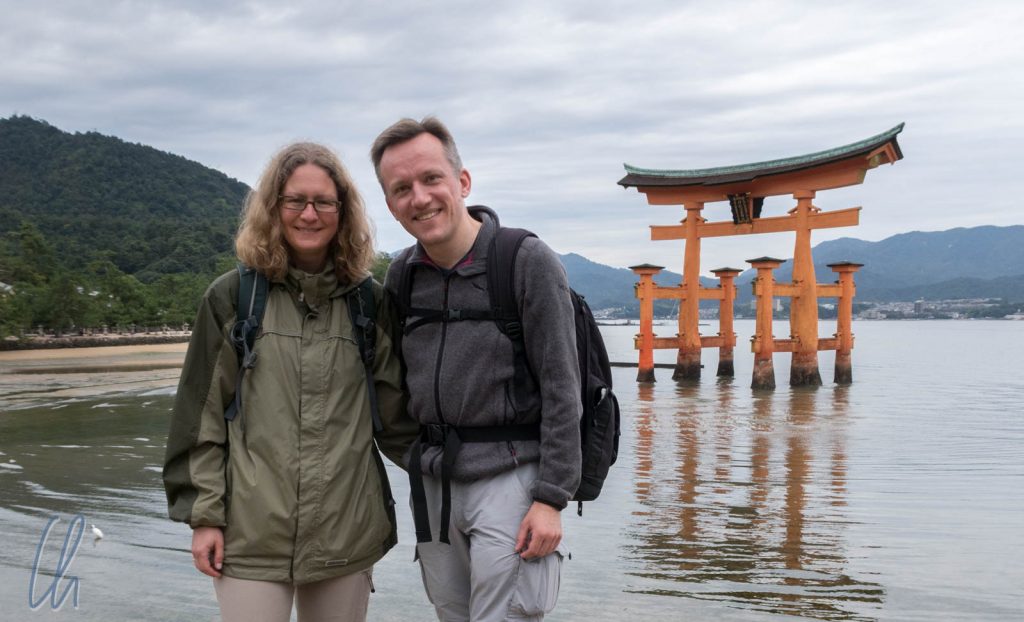 Das berühmte Torii des Itsukushima-jinja auf der Insel Miyajima