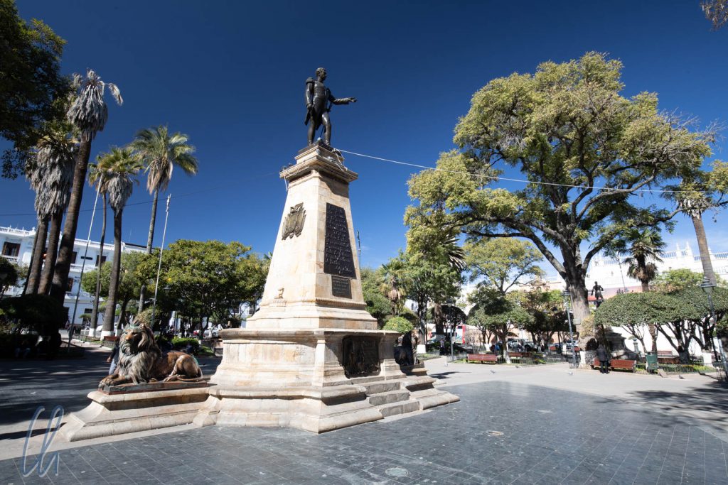 Statue von Mariscal Sucre auf dem Plaza 25 de Mayo