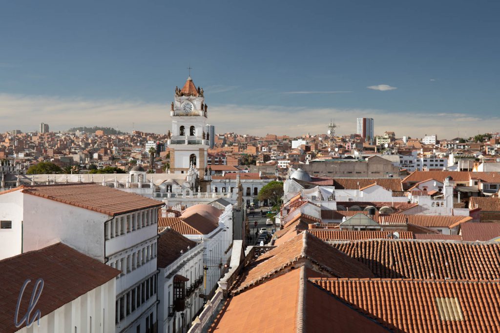 Blick über Sucre, die weiße Stadt, vom Dach des Templo de la Merced