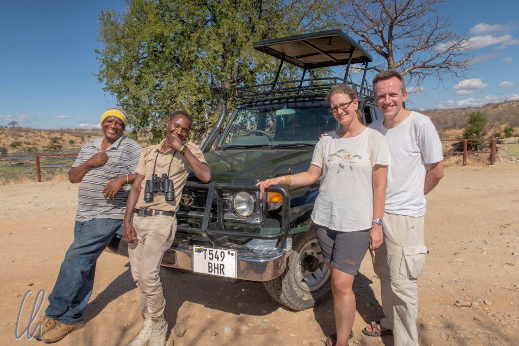 Die Safari-Crew im Raha-Nationalpark: Isaac, Baraka, Mona und Christian