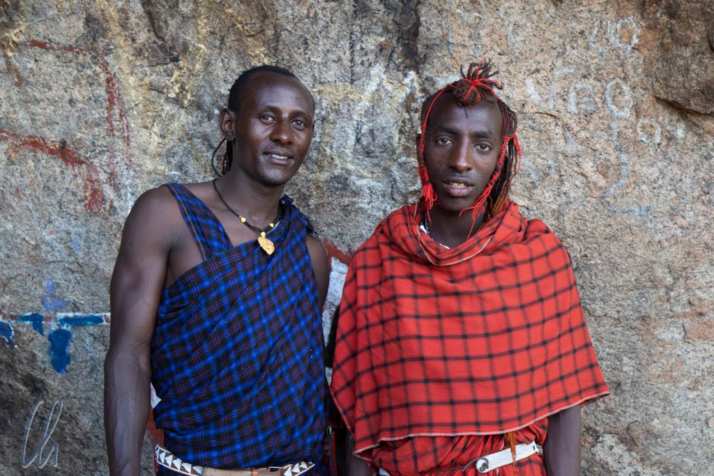 Zwei Massai-Krieger, wie man sie sich vorstellt
