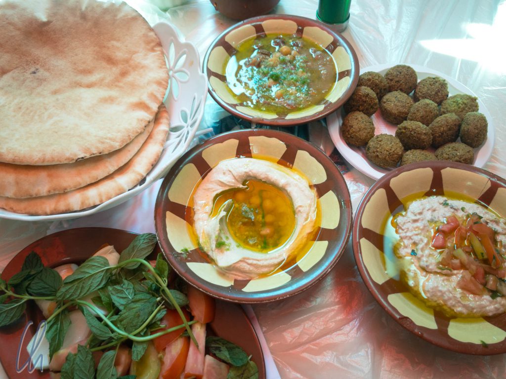 Arabische Kleinigkeiten (Mezze) zum Mittagessen