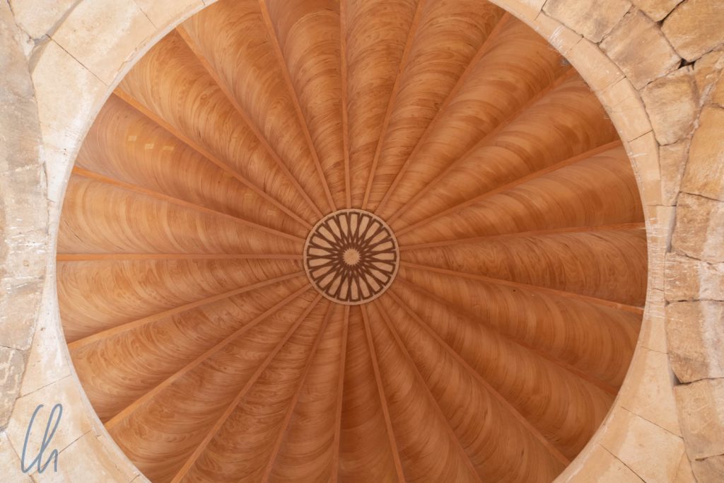 Die aufwändig rekonstruierte Kuppel im Hammam al-Sarah