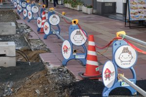 Kawaii Straßenabsperrung in Himeji