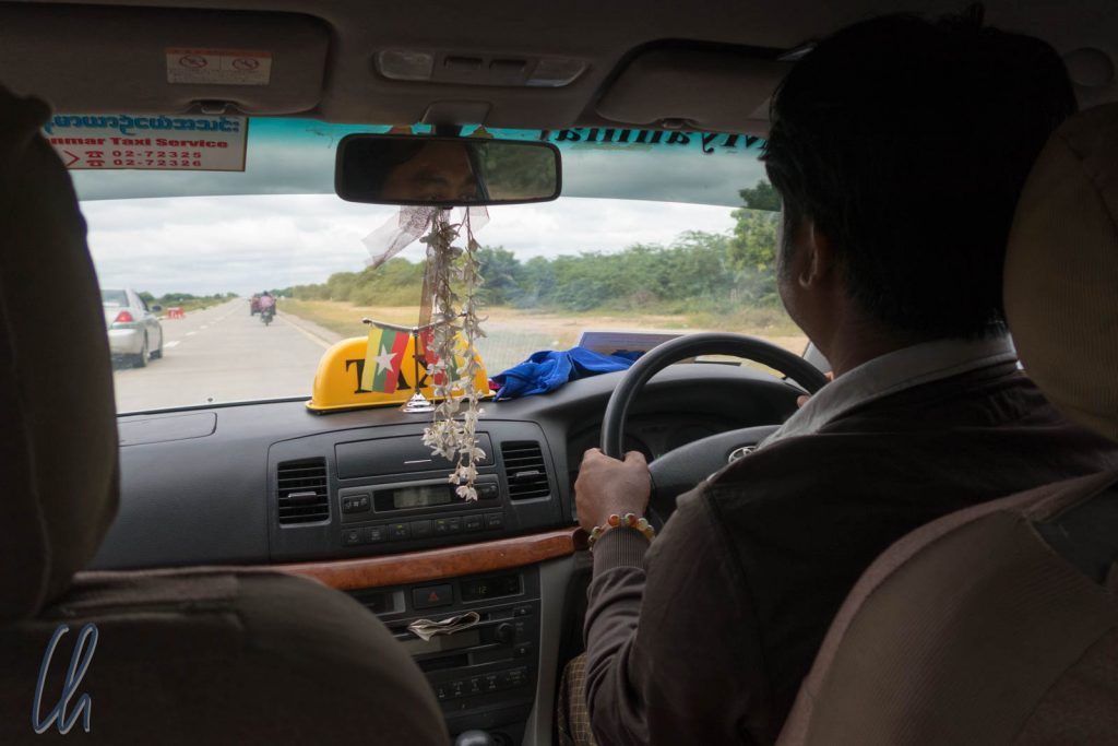 In Myanmar gibt es Rechtsverkehr, auch der Fahrer sitzt i.d.R. auf der rechten Seite - unpraktisch oder Gewöhnungssache?