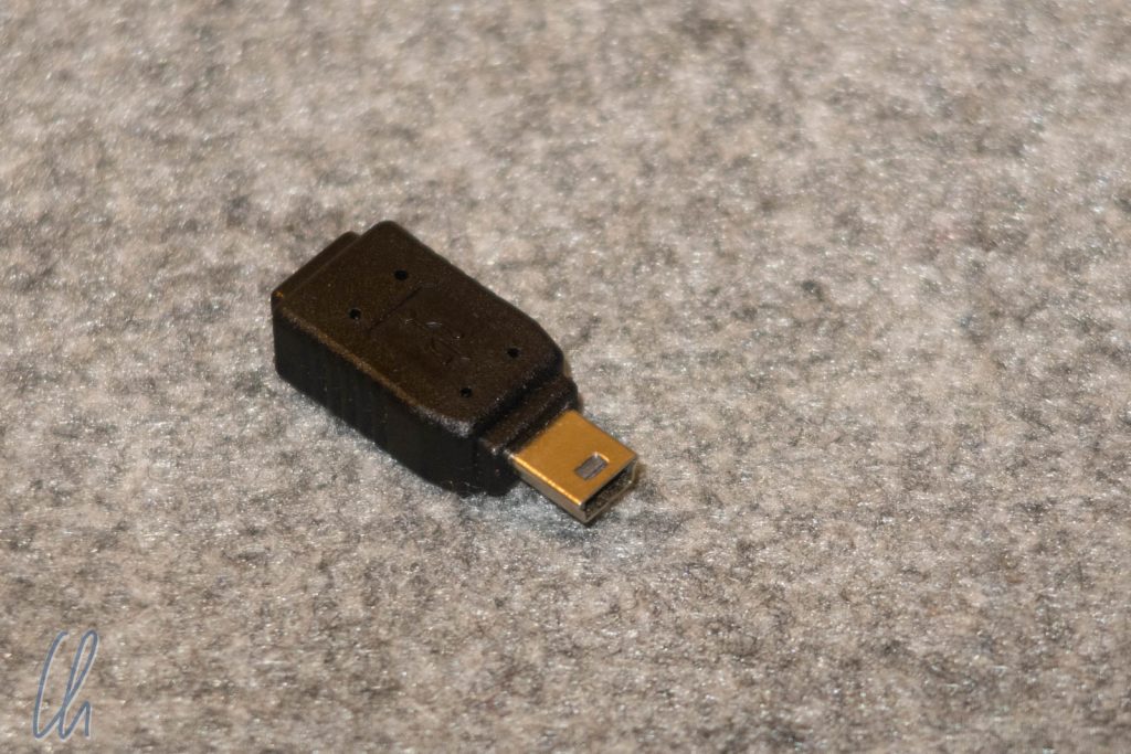 Klein und handlich, der Smart Charger, hier für für Mini-USB-Geräte
