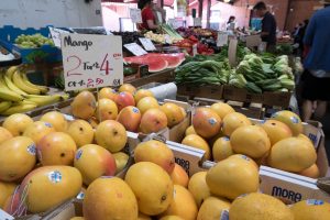 Frisches Obst im Überfluss im Queen Victoria Markt in Melbourne