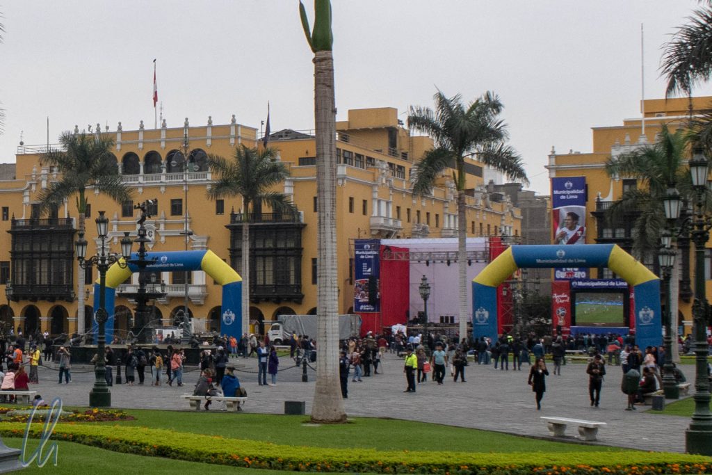 Public Viewing am Plaza Mayor im Zentrum von Lima